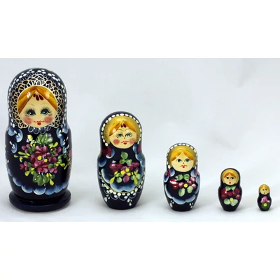 MATRIOSKA KÉZI KÖZEPES /5/-A